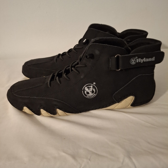 Other - Men's Flyland Chukka Black Men's Shows